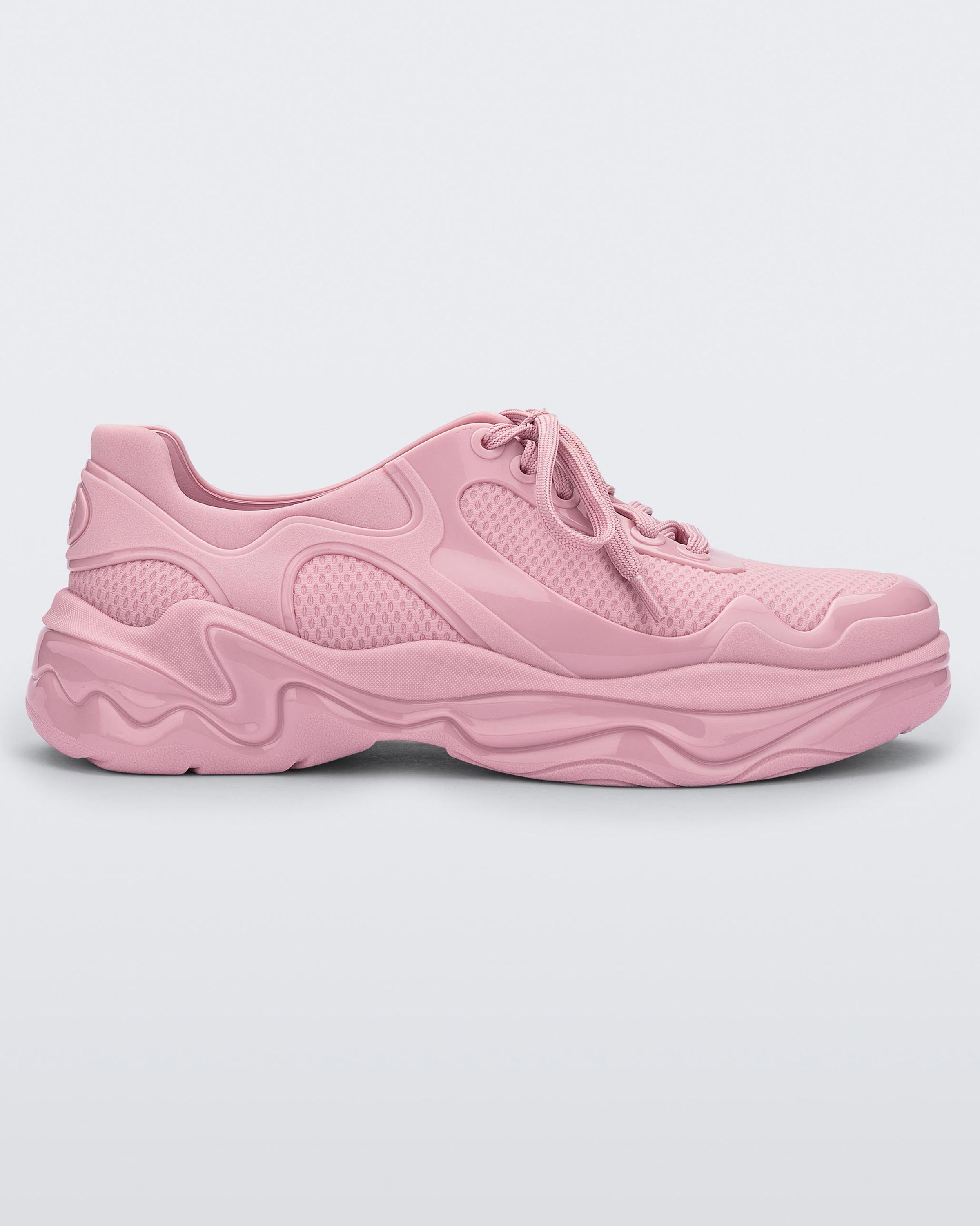 MELISSA BURN SNEAKER AD