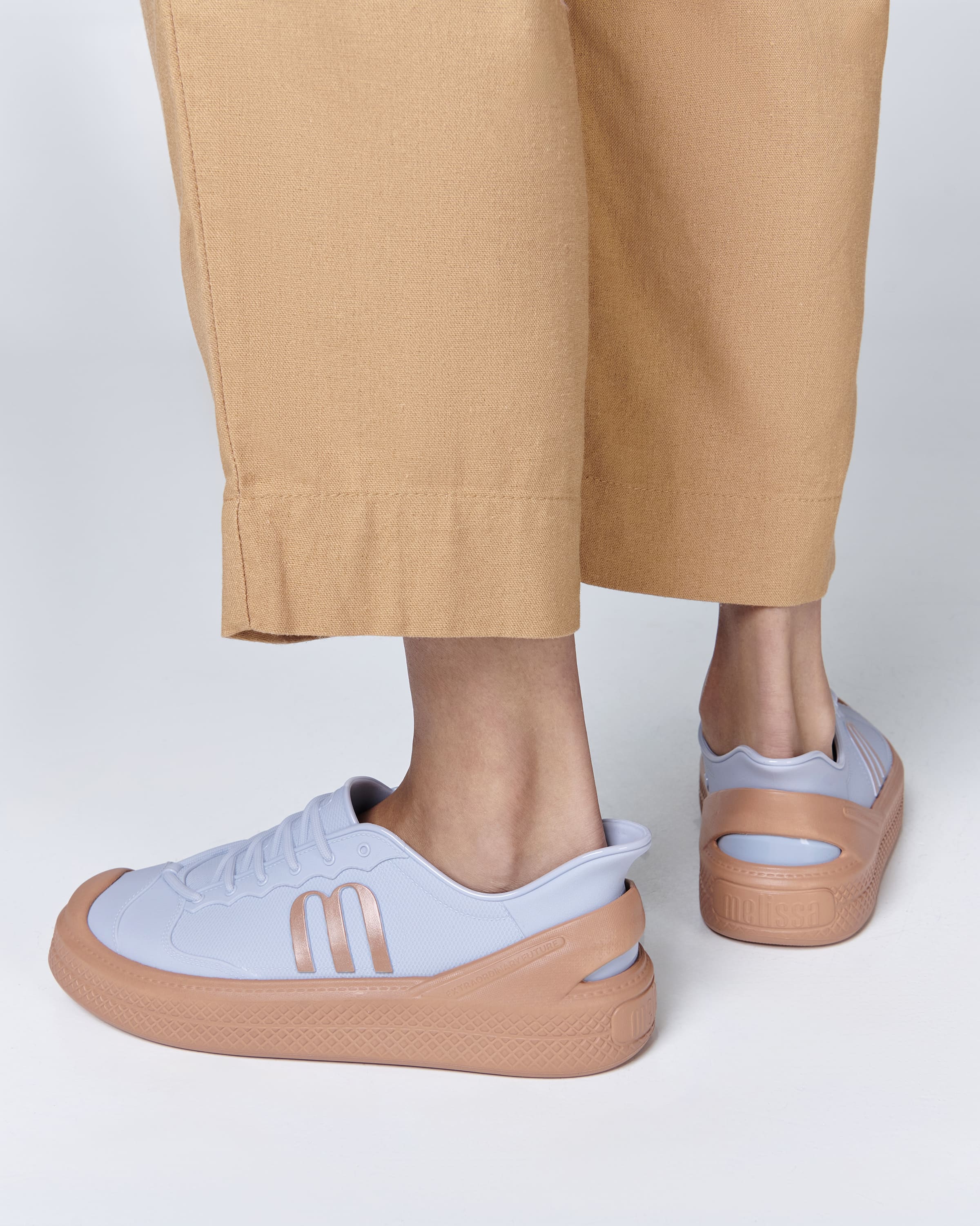 MELISSA COMBAT SNEAKER AD