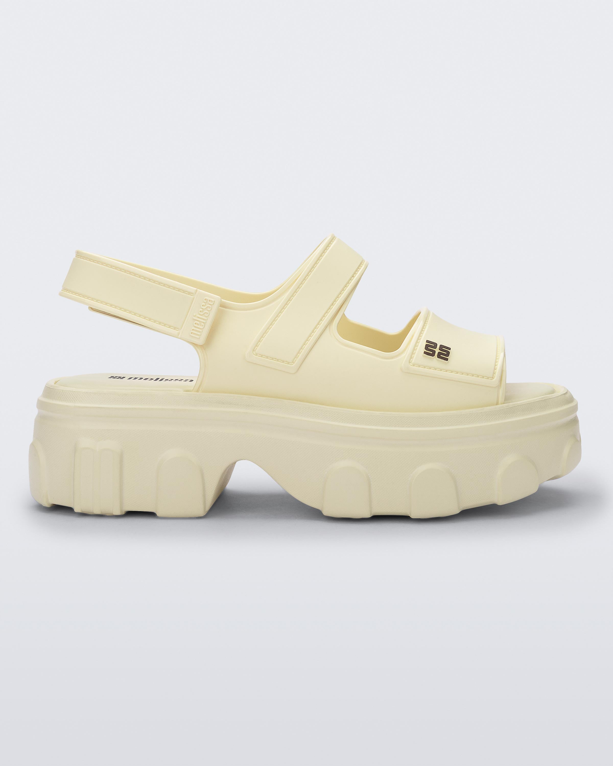 MELISSA ELLA MOVE AD