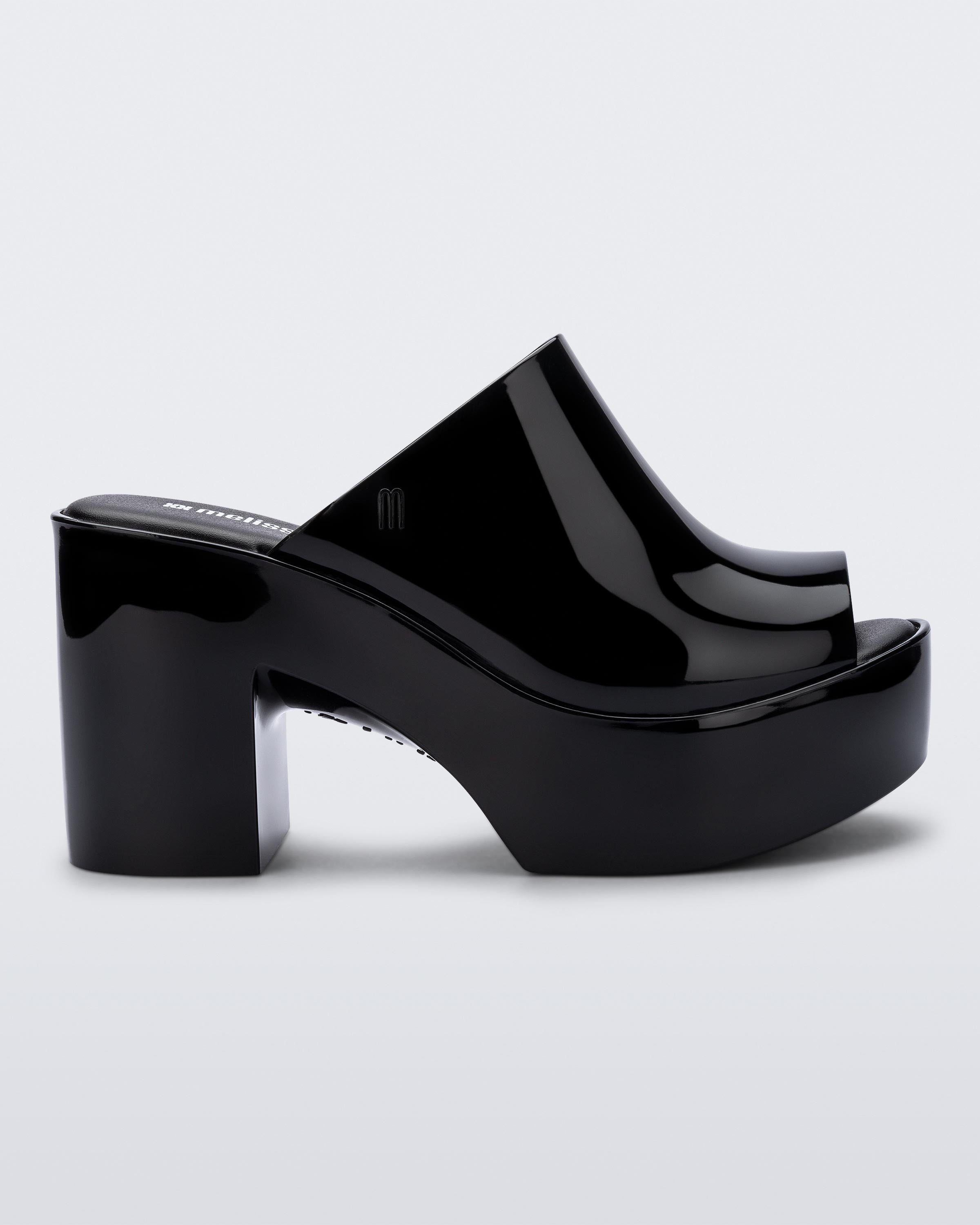 MELISSA MULE HYPE AD – Melissa Panama