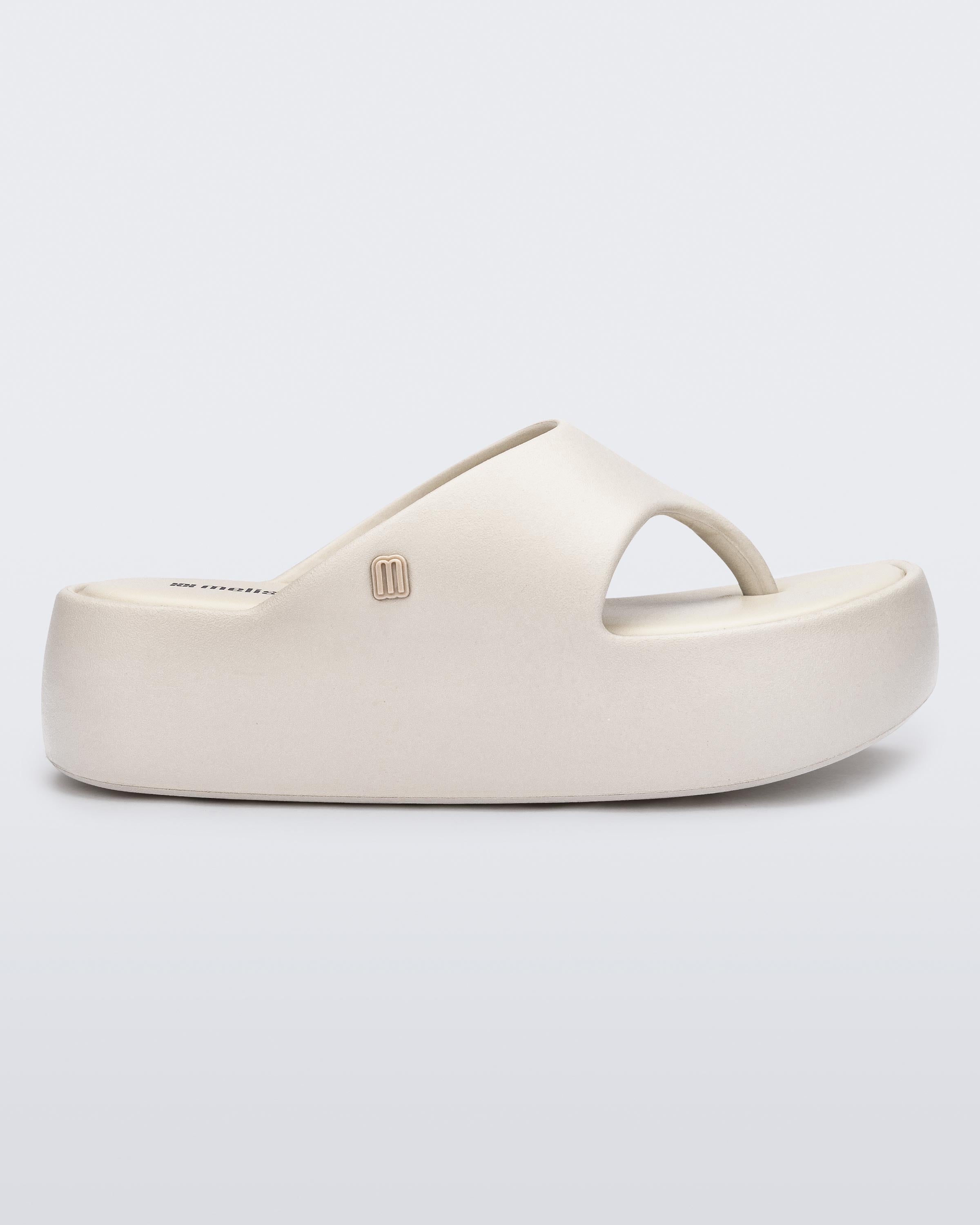 MELISSA FREE PLATFORM THONG AD