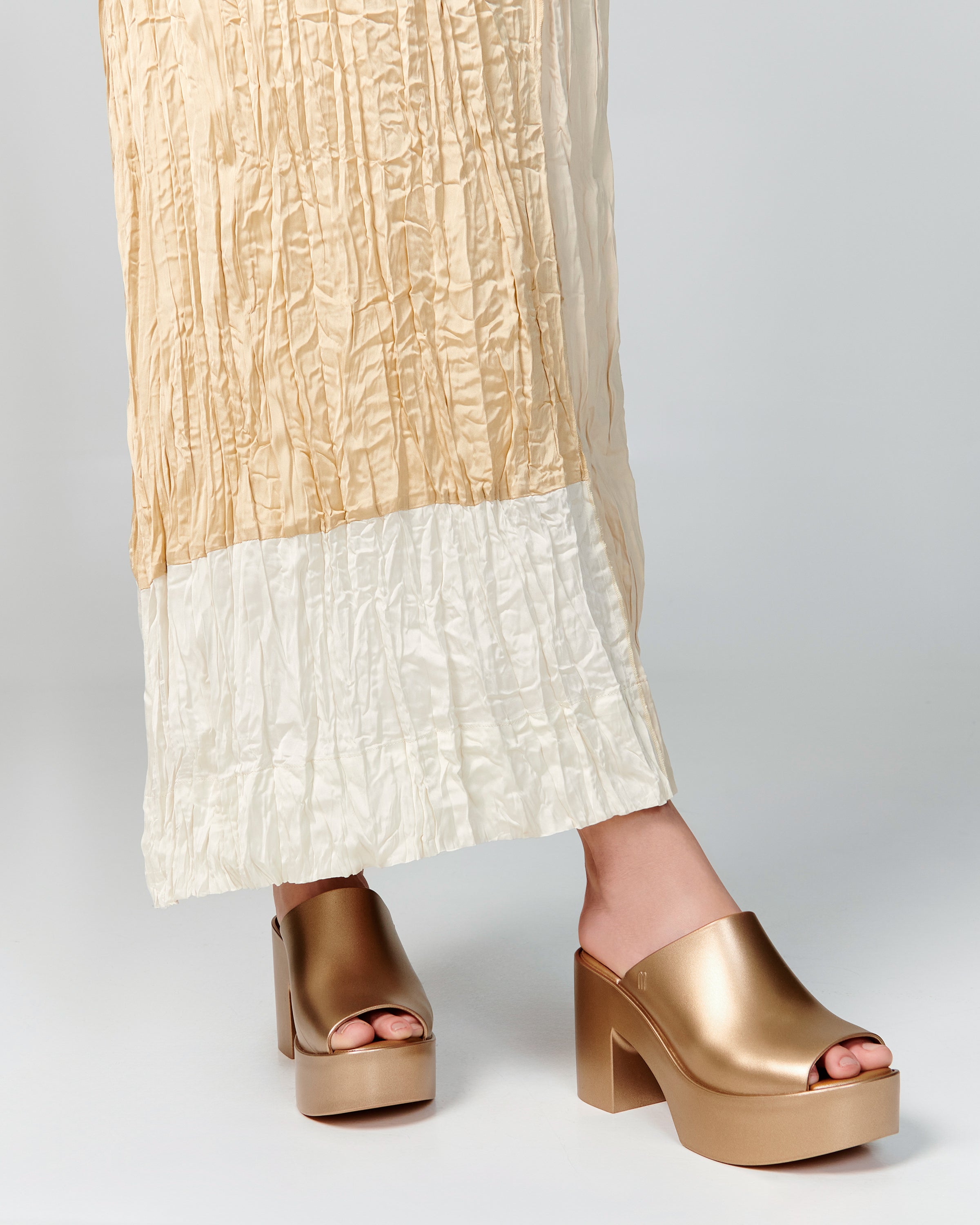 MELISSA MULE HYPE METALLIC AD – Melissa Panama