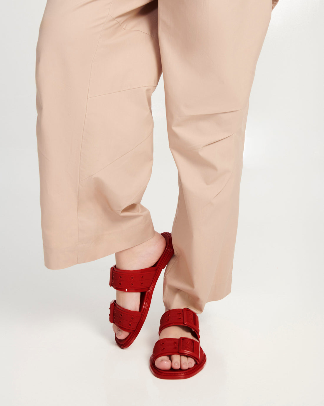 MELISSA LADYLIKE SLIDE AD