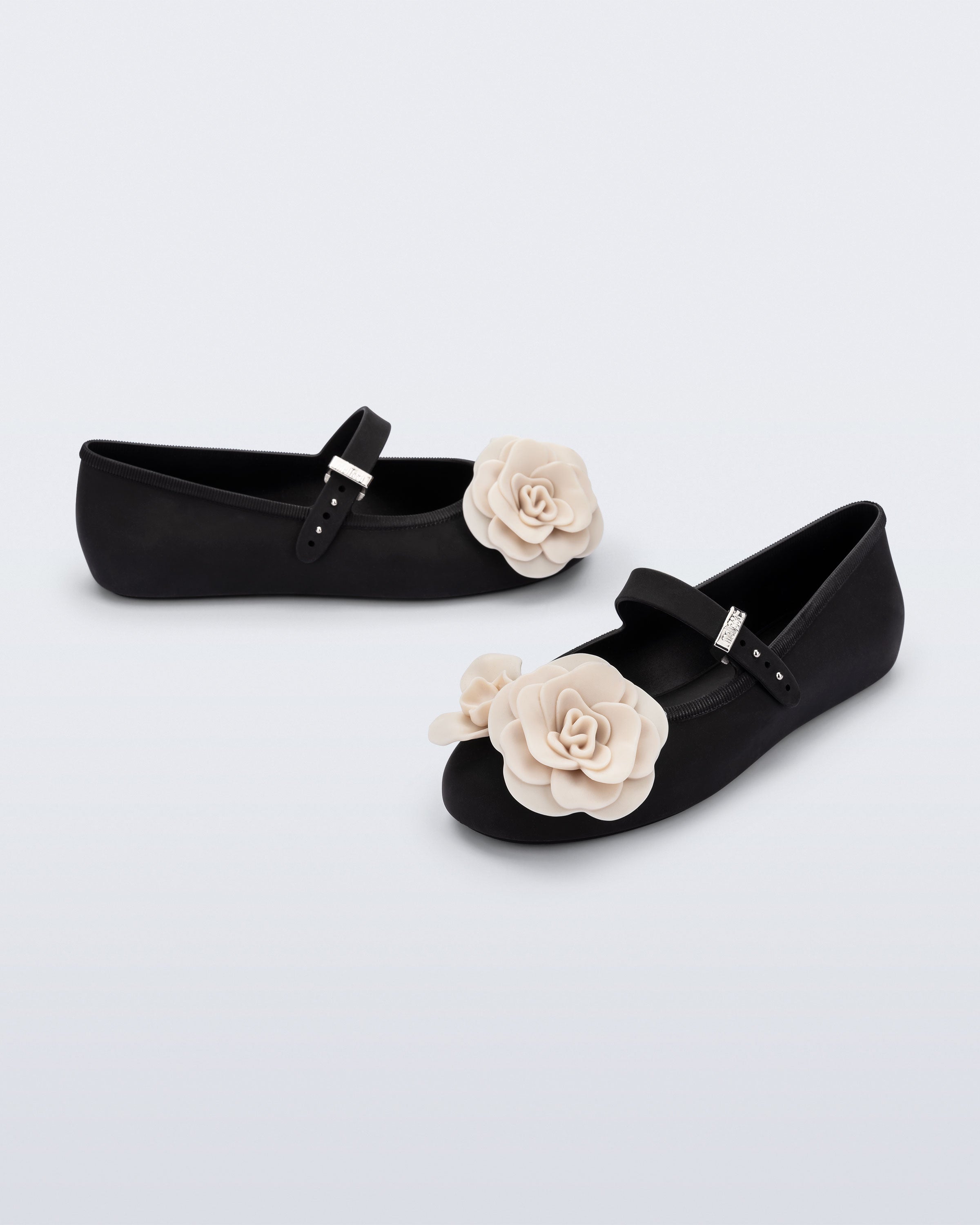 MELISSA SOFT BALLERINA PETALS AD