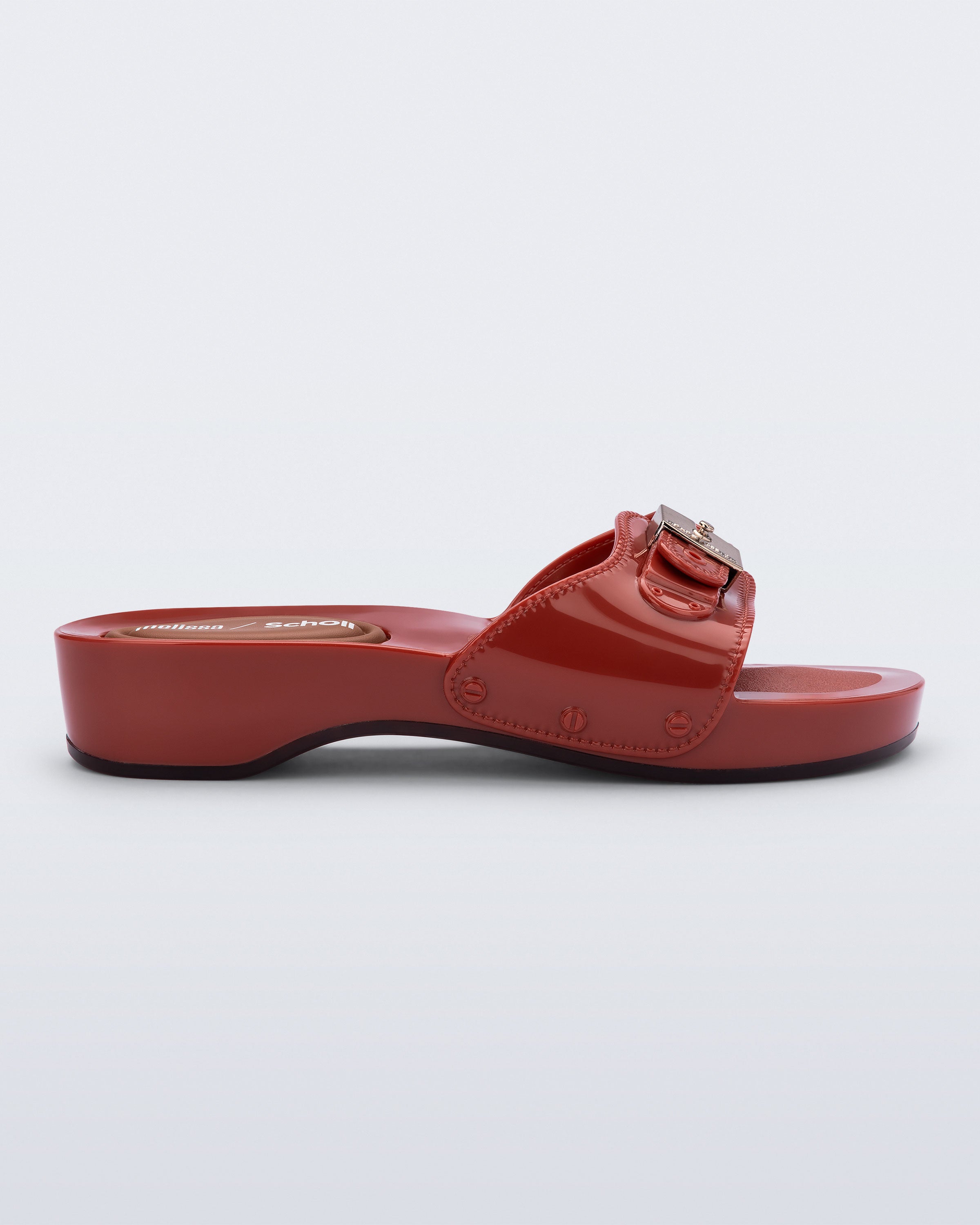 MELISSA PESCURA HEEL + SCHOLL AD