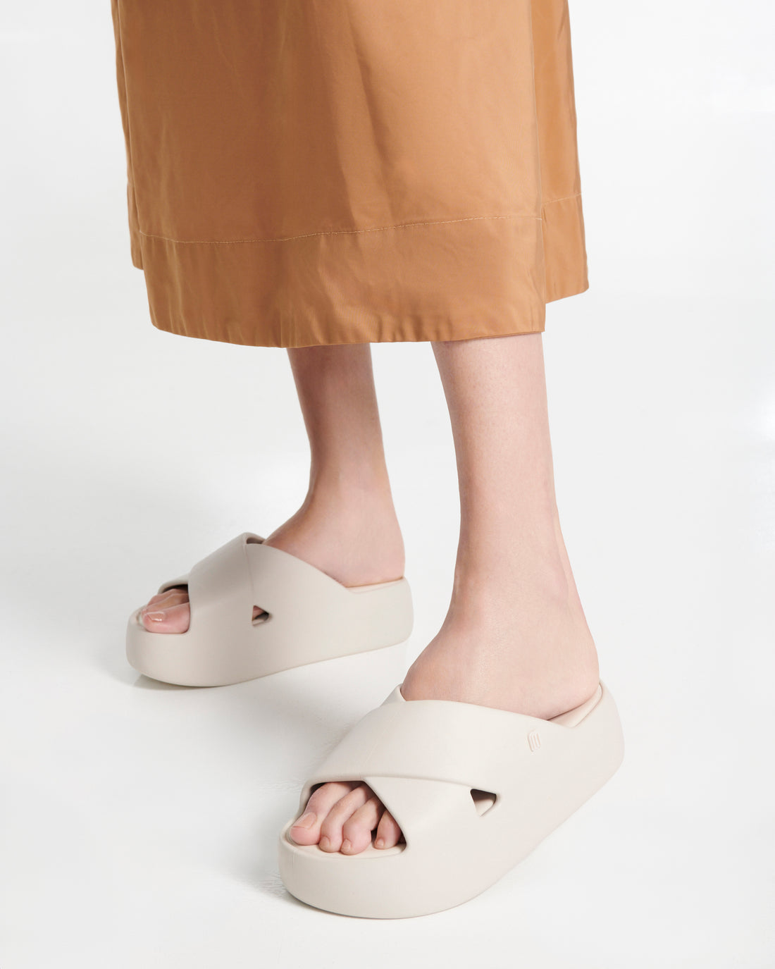 MELISSA FREE CROSS AD