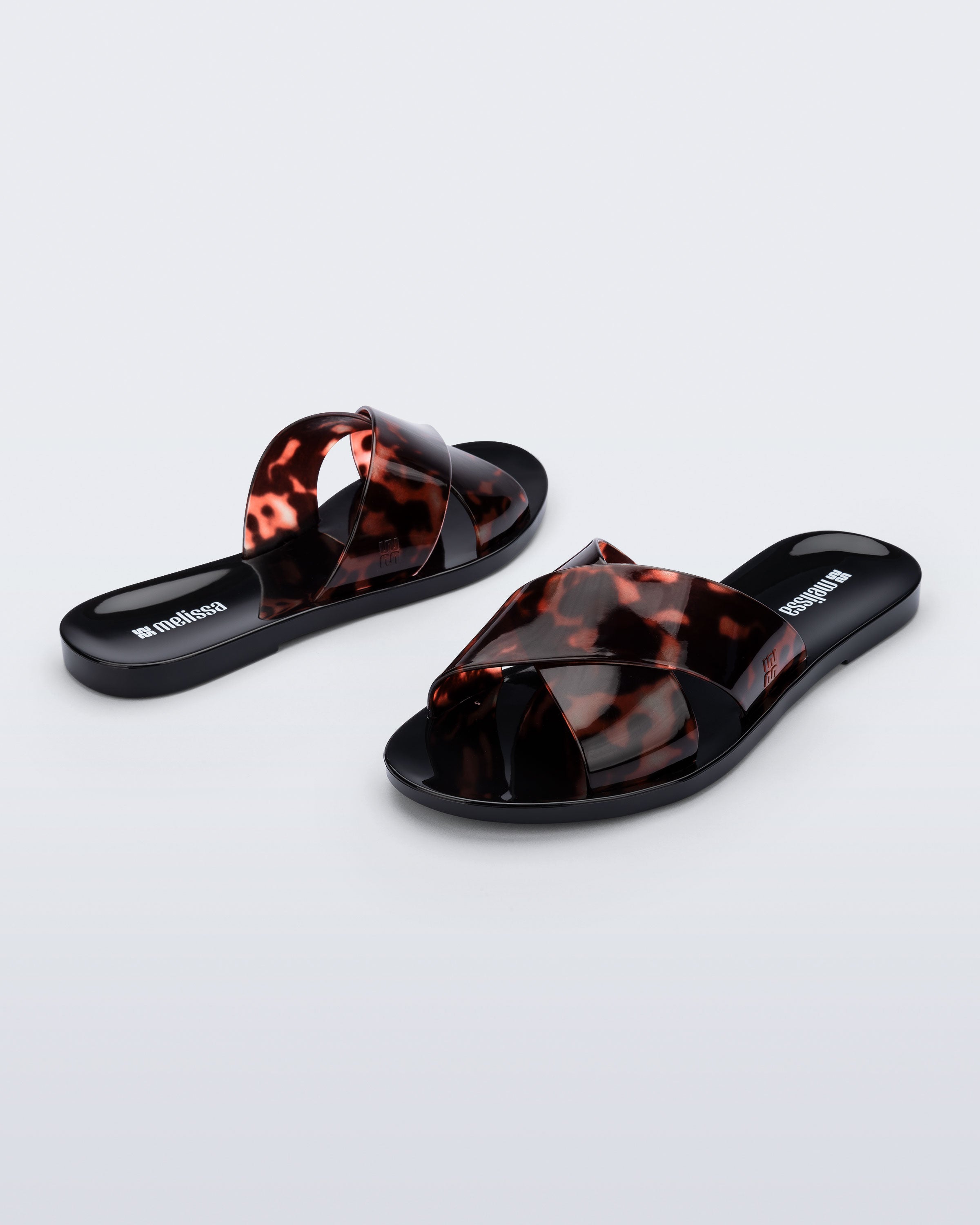 MELISSA ESSENTIAL CROSS SLIDE AD