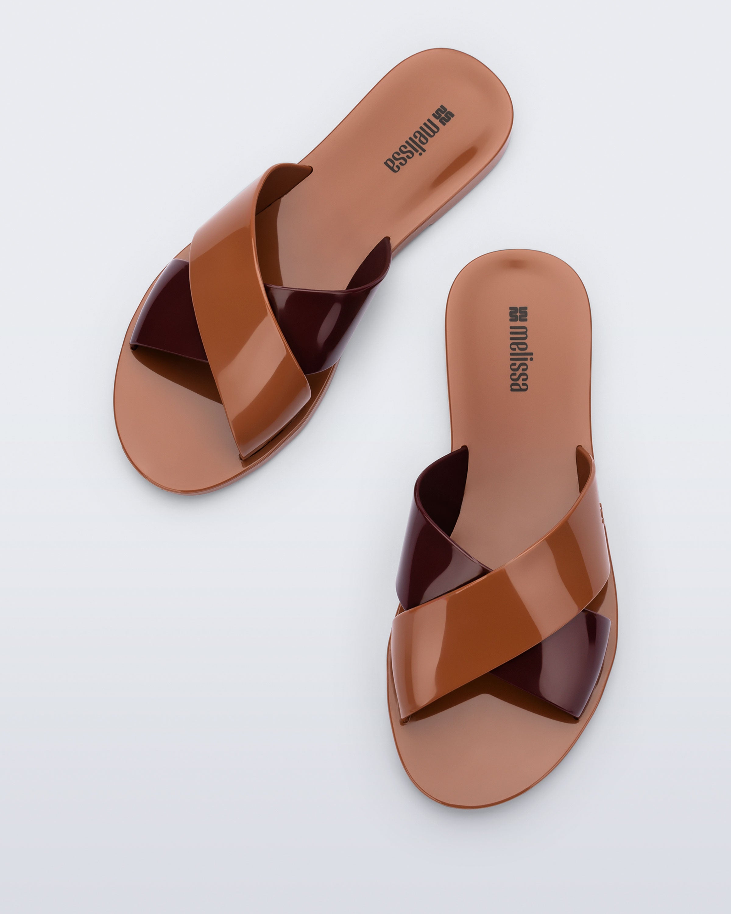 MELISSA ESSENTIAL CROSS SLIDE AD