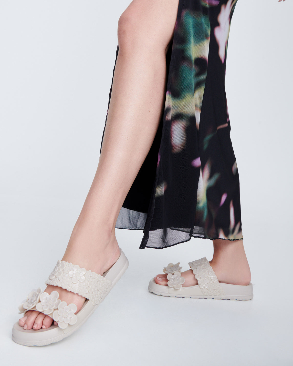MELISSA COZY SLIDE GARDEN FLOW AD
